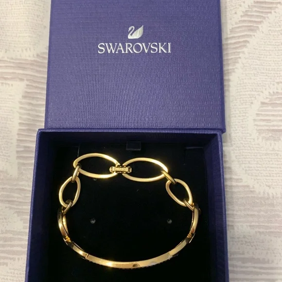 🌸HOST PICK🌸 Swarovski bracelet with crystals - Picture 3 of 7